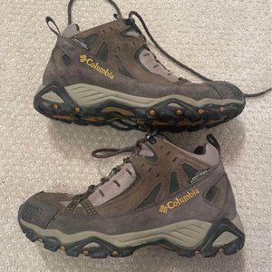 Columbia Men's Waterproof Firelane Mid Omni-Tech Hiking Boot (Men size 8)